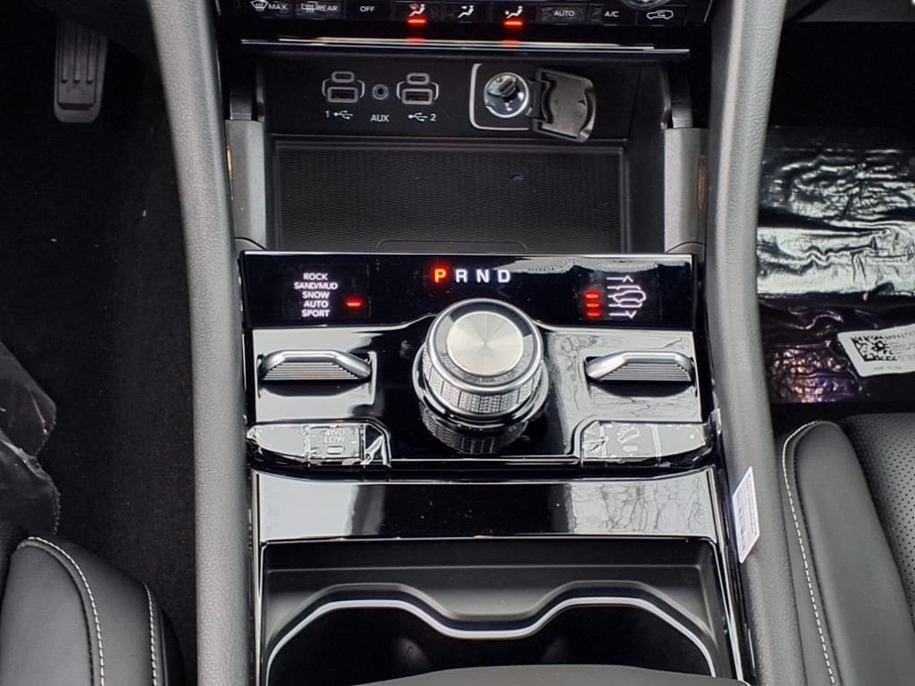2025 Jeep Grand Cherokee Overland - Photo 18