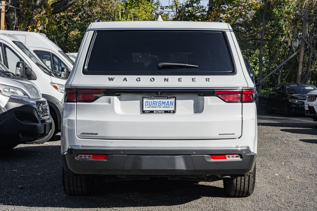 2022 Jeep Wagoneer Series III photo 3