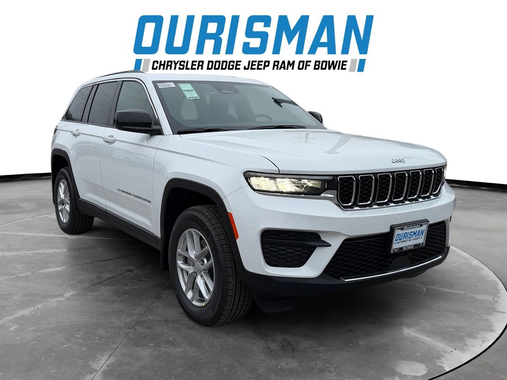 2025 Jeep Grand Cherokee Laredo's photo