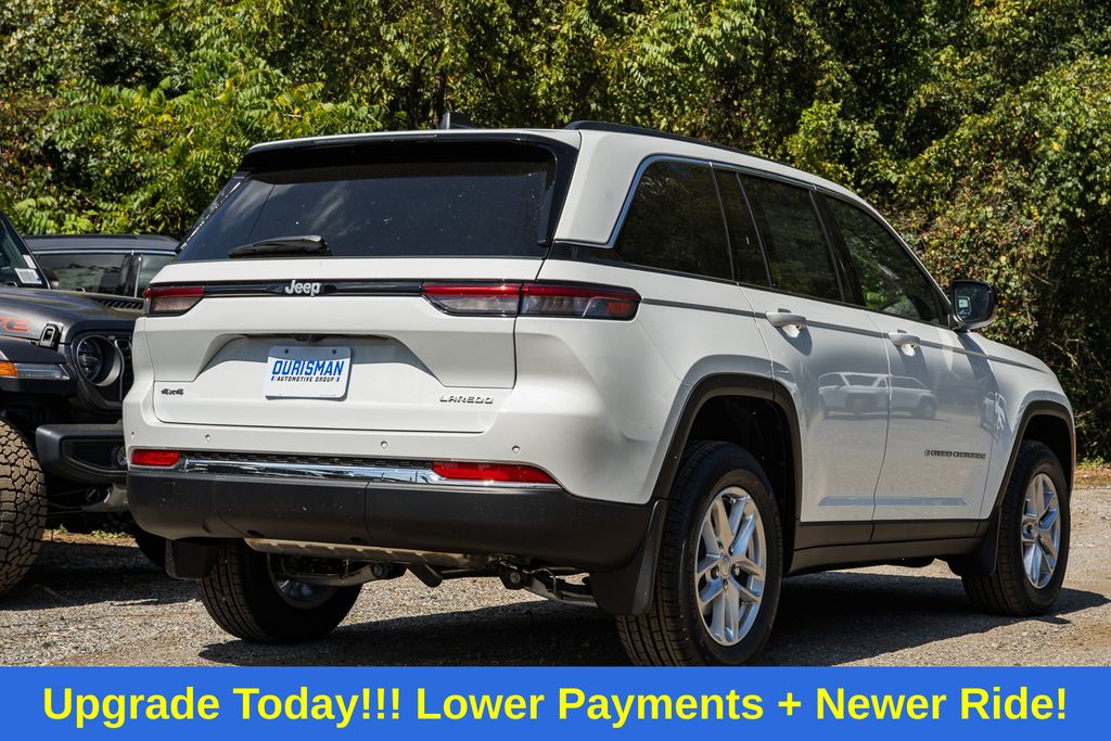 2025 Jeep Grand Cherokee Laredo photo 2