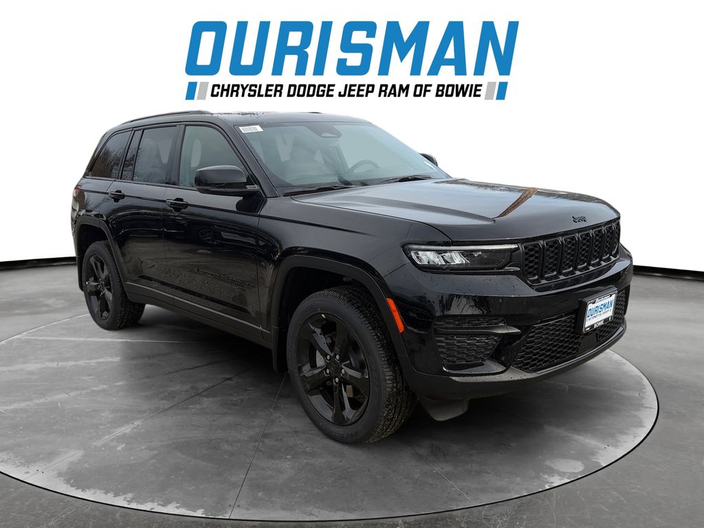 2025 Jeep Grand Cherokee Altitude's photo