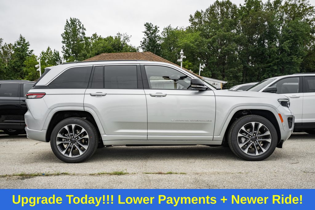2025 Jeep Grand Cherokee Overland photo 3