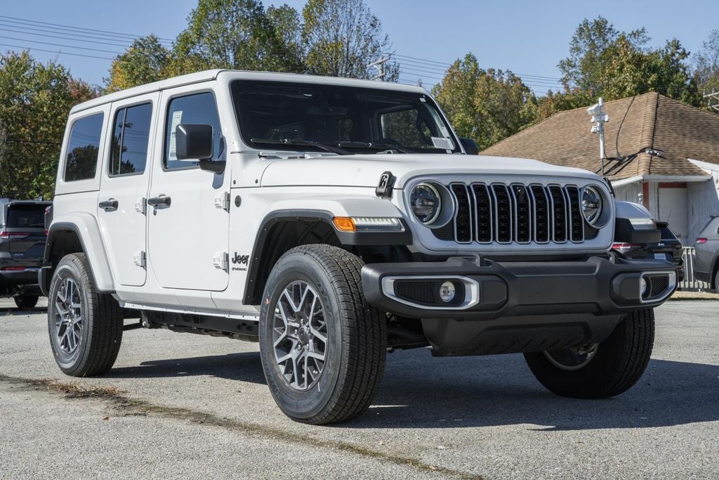 2025 Jeep Wrangler 4-Door Sahara's photo