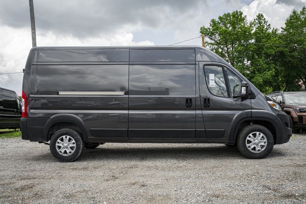 New 2025 Ram ProMaster PROMASTER 3500 SLT CARGO VAN HIGH ROOF 159' WB Cargo Van