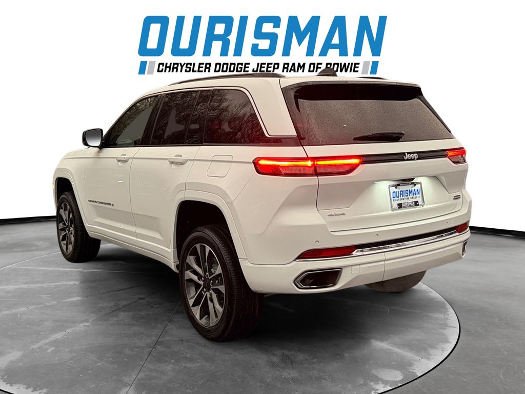 2024 Jeep Grand Cherokee Overland photo 4