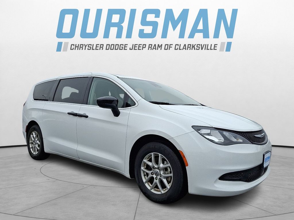 2023 Chrysler Voyager LX