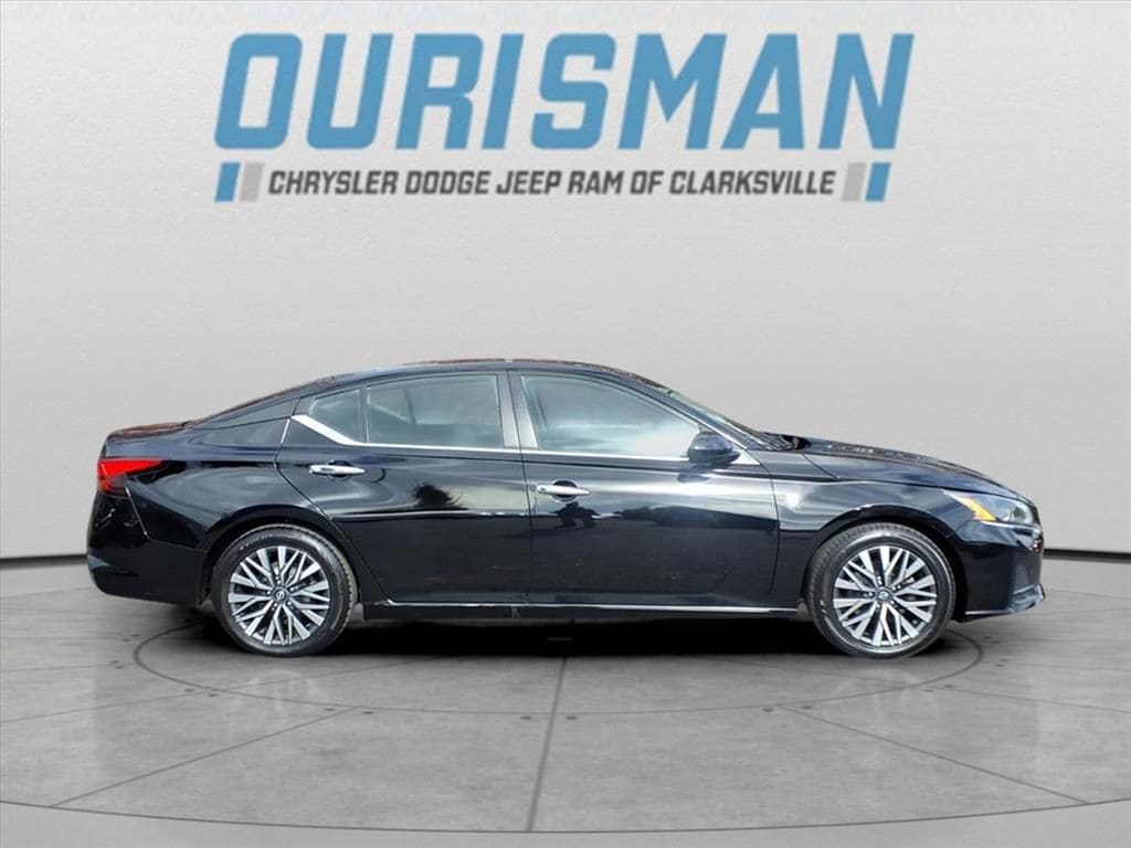 Used 2023 Nissan Altima SV with VIN 1N4BL4DV1PN358868 for sale in Clarksville, MD