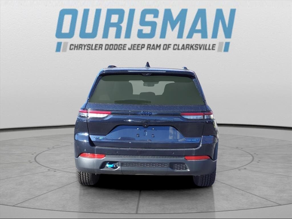 2024 Jeep Cherokee 4xe Trailhawk photo 4