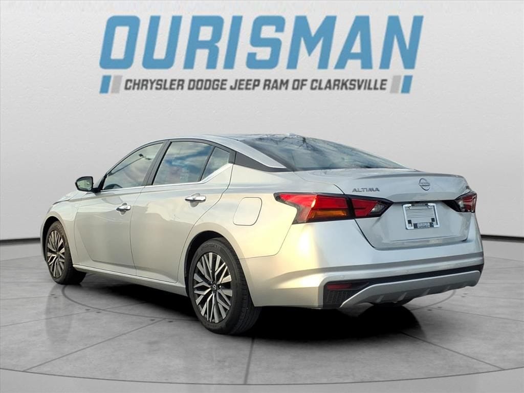 Used 2024 Nissan Altima 2.5 SV Sedan