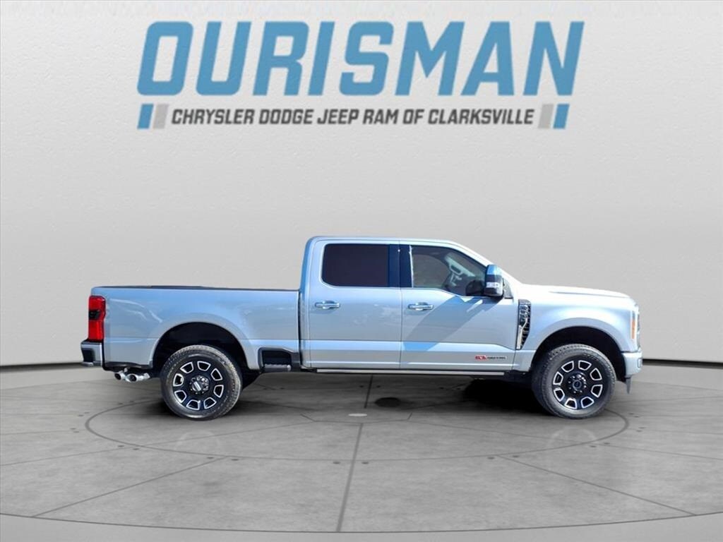 2023 Ford F-350 Platinum photo 2