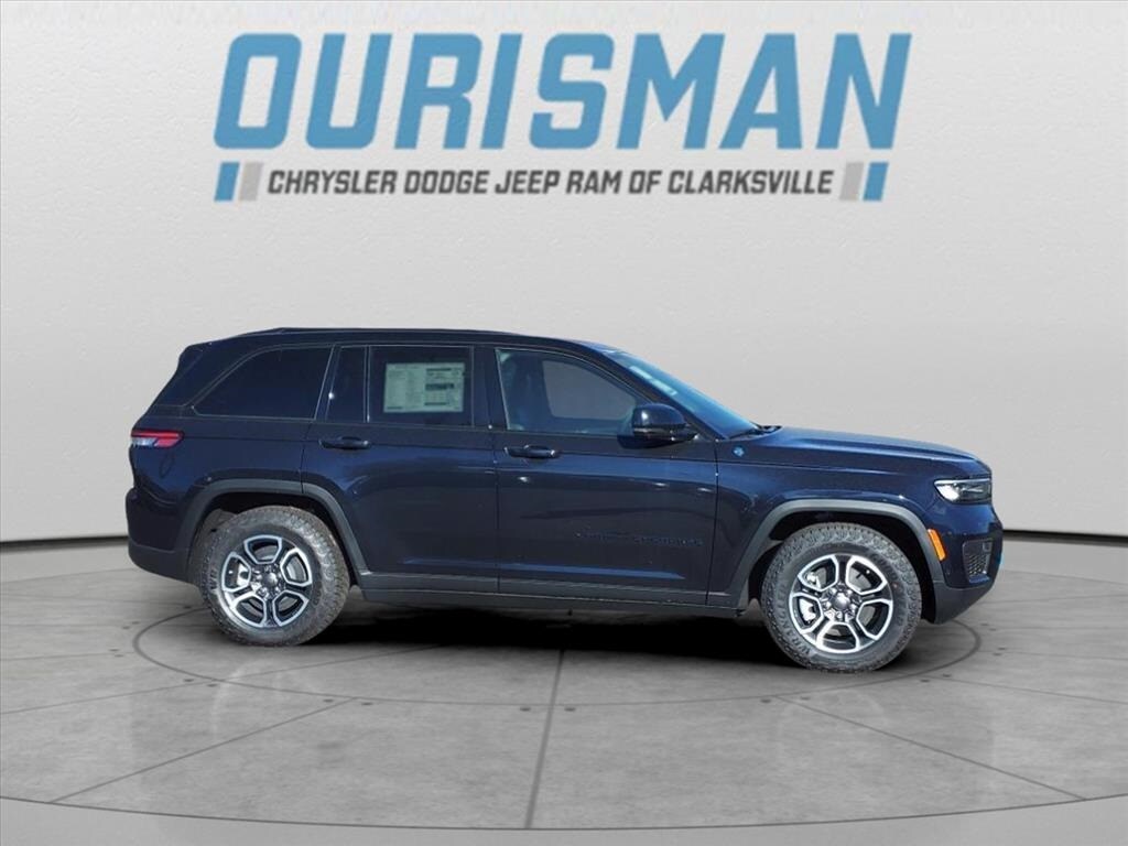 2024 Jeep Cherokee 4xe Trailhawk photo 2