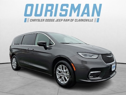 2023 Chrysler Pacifica Touring L Van Passenger Van