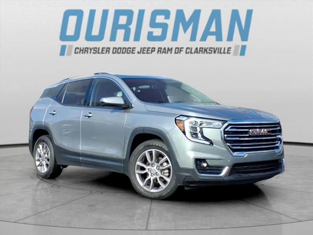 2024 GMC Terrain SLT's photo