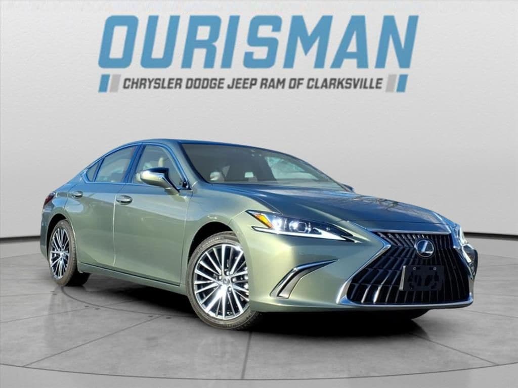 2024 Lexus ES Hybrid 300h's photo