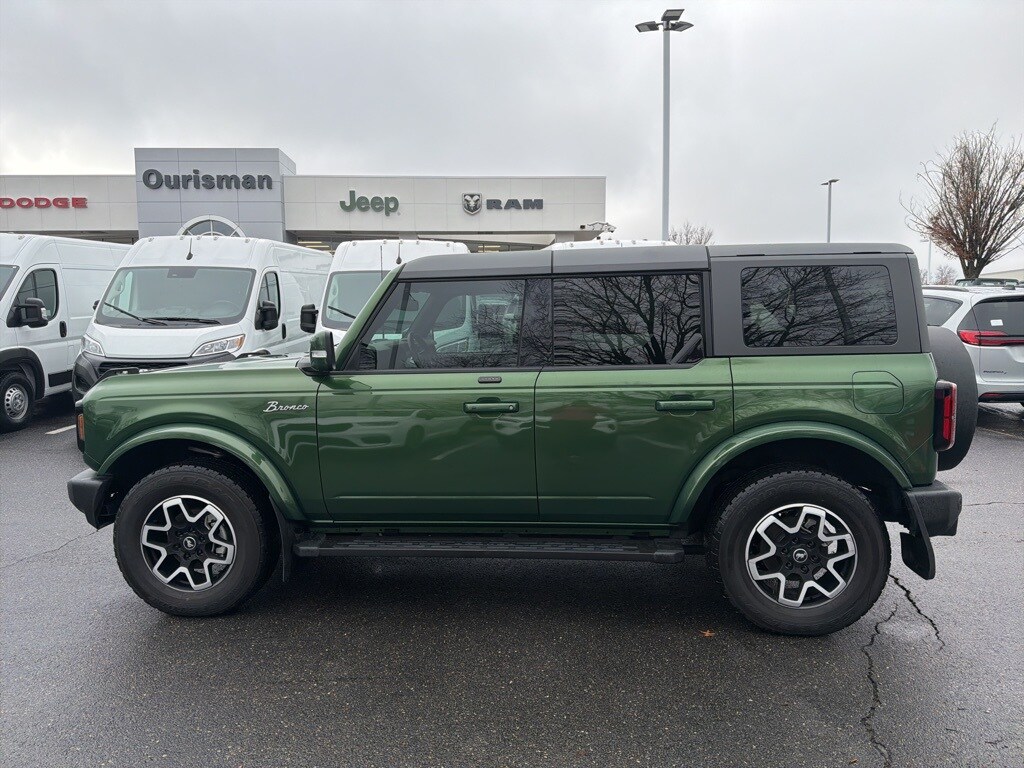 2024 Ford Bronco Outer Banks photo 2