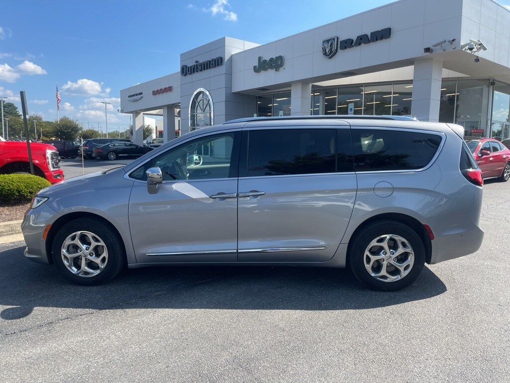 2021 Chrysler Pacifica Limited photo 2