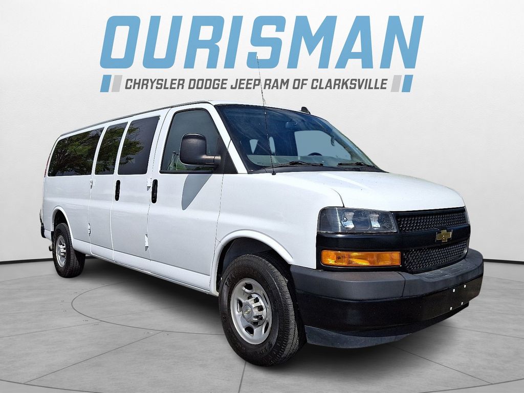 2020 Chevrolet Express 3500 LS Extended's photo