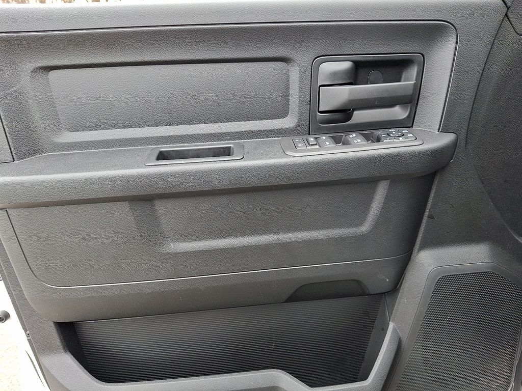 2025 RAM 2500 Tradesman - Photo 10