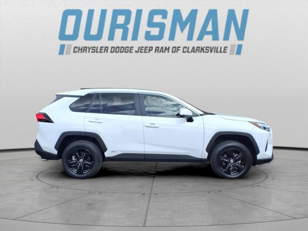 Used 2024 Toyota RAV4 XLE with VIN 4T3RWRFV0RU126591 for sale in Kansas City