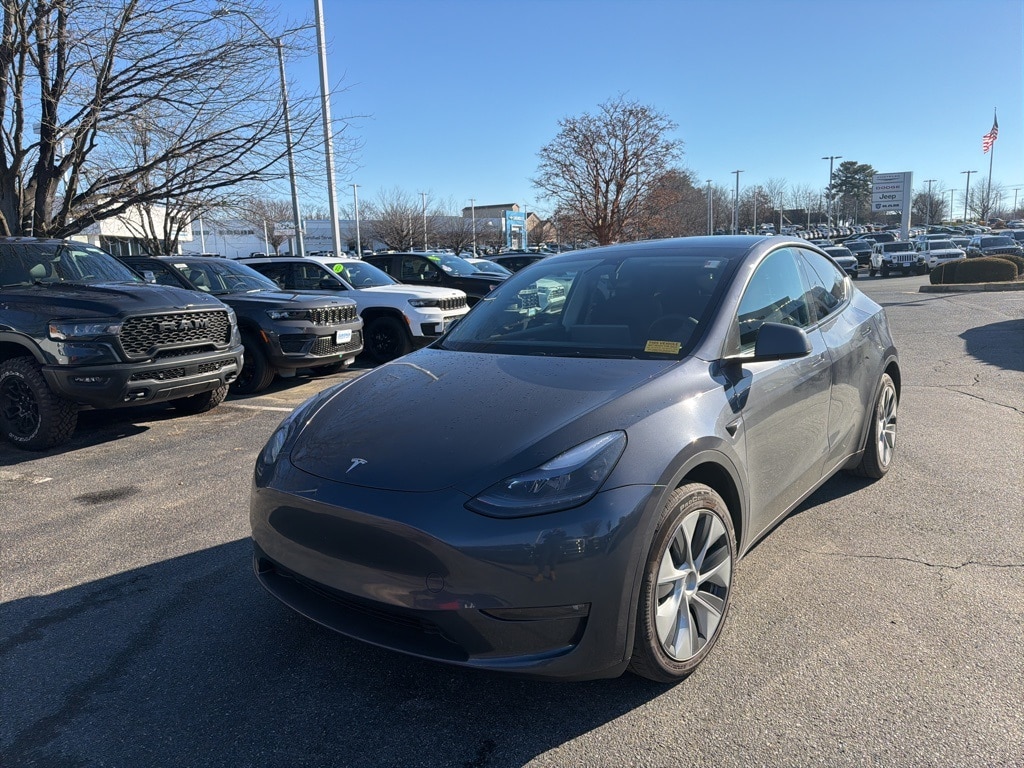 2023 Tesla Model Y Long Range's photo