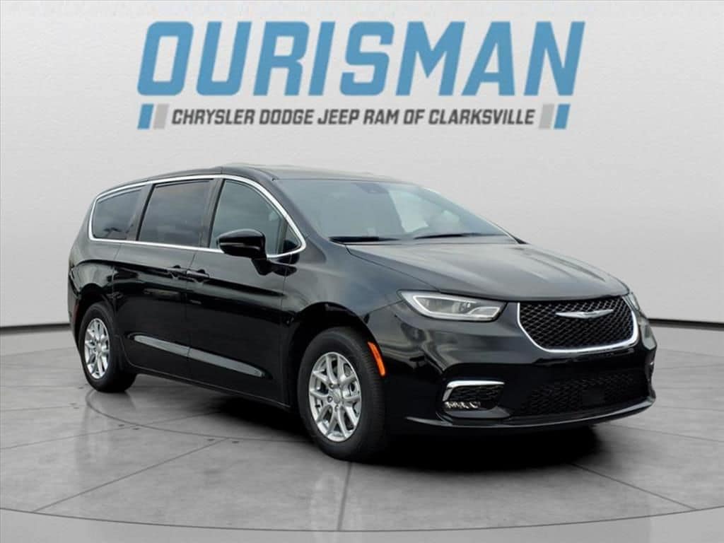 2026 Chrysler Pacifica Select's photo