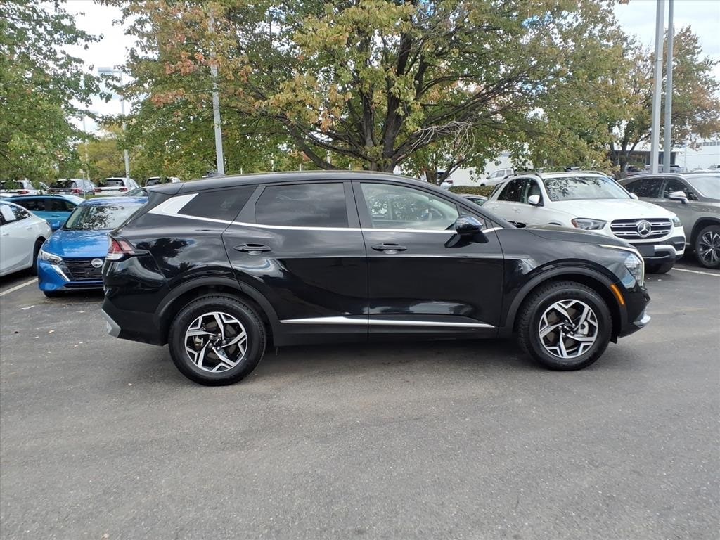 Used 2024 Kia Sportage LX SUV