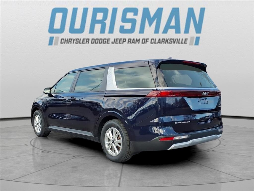 2022 Kia Carnival LX photo 4