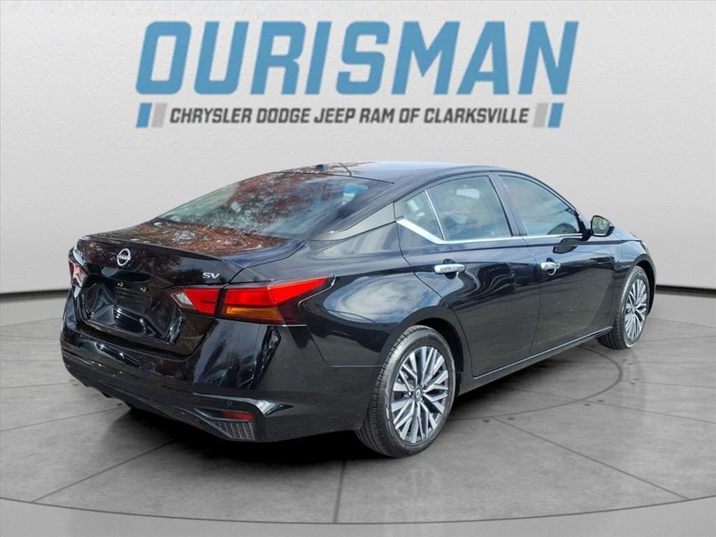 Used 2023 Nissan Altima 2.5 SV Sedan