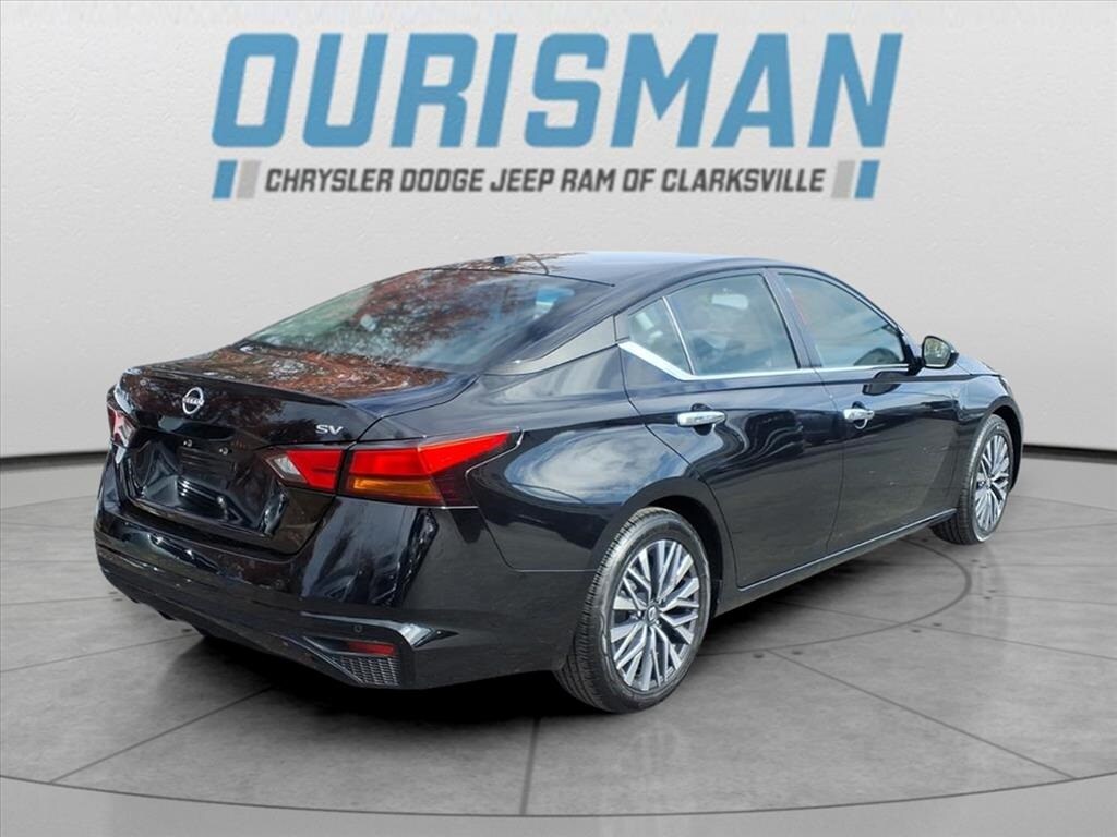 2023 Nissan Altima 2.5 SV photo 3