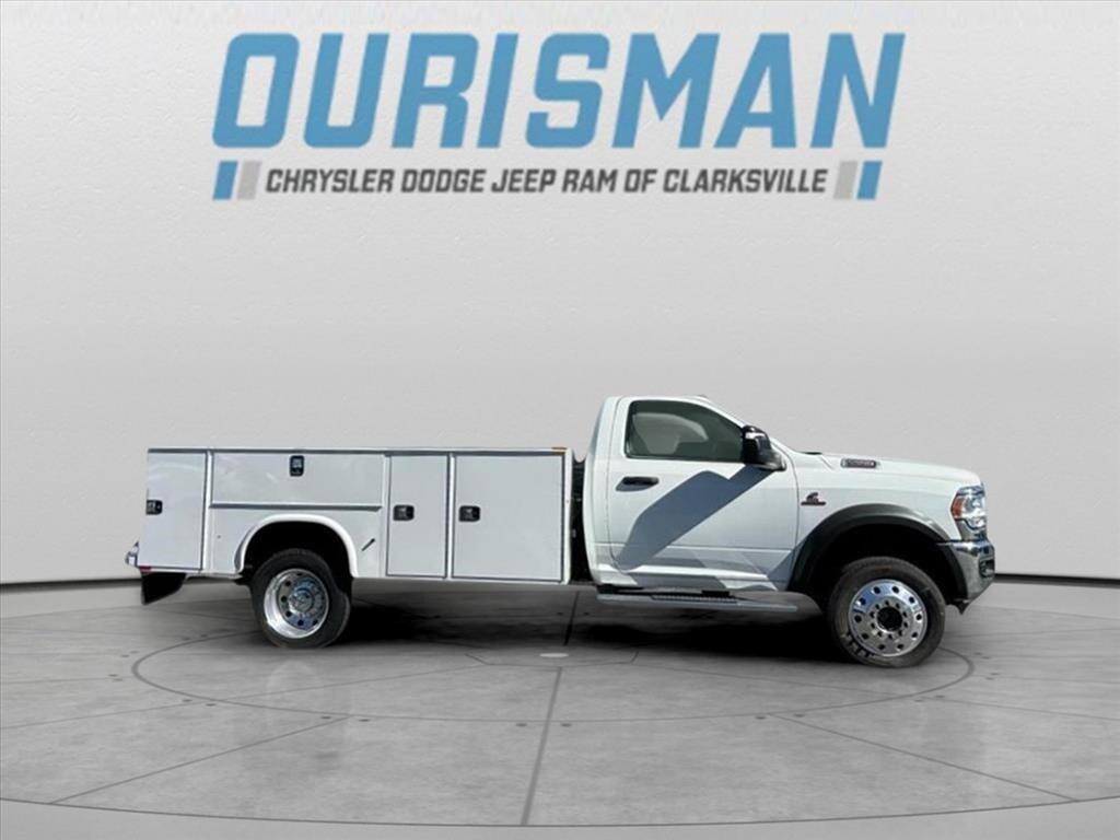 2024 Ram 5500 Tradesman photo 2