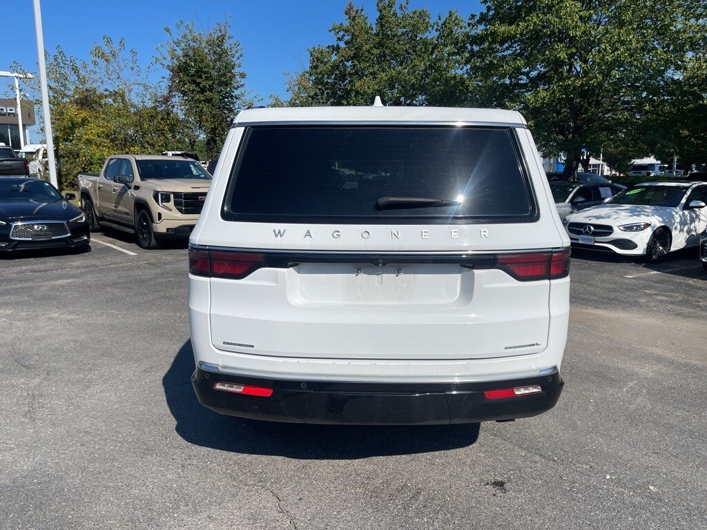 2023 Jeep Wagoneer L Series II photo 3
