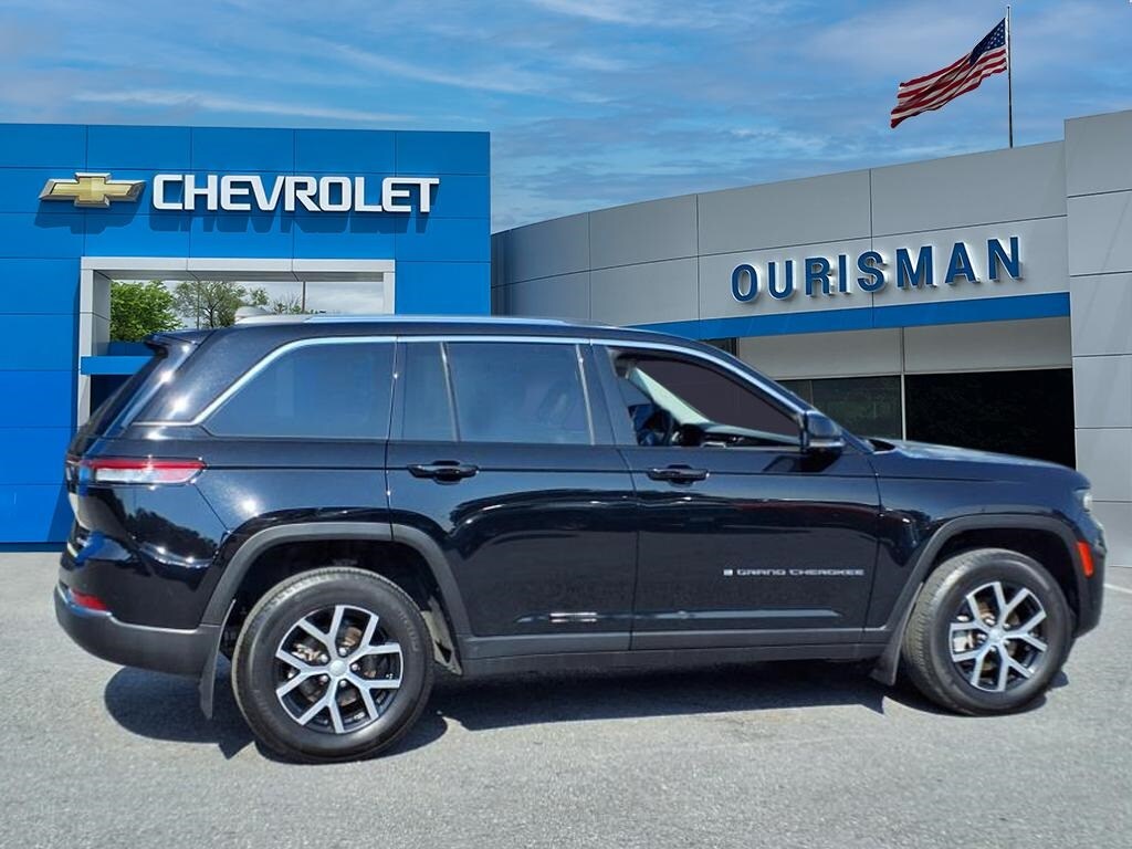 2023 Jeep Grand Cherokee Limited photo 2