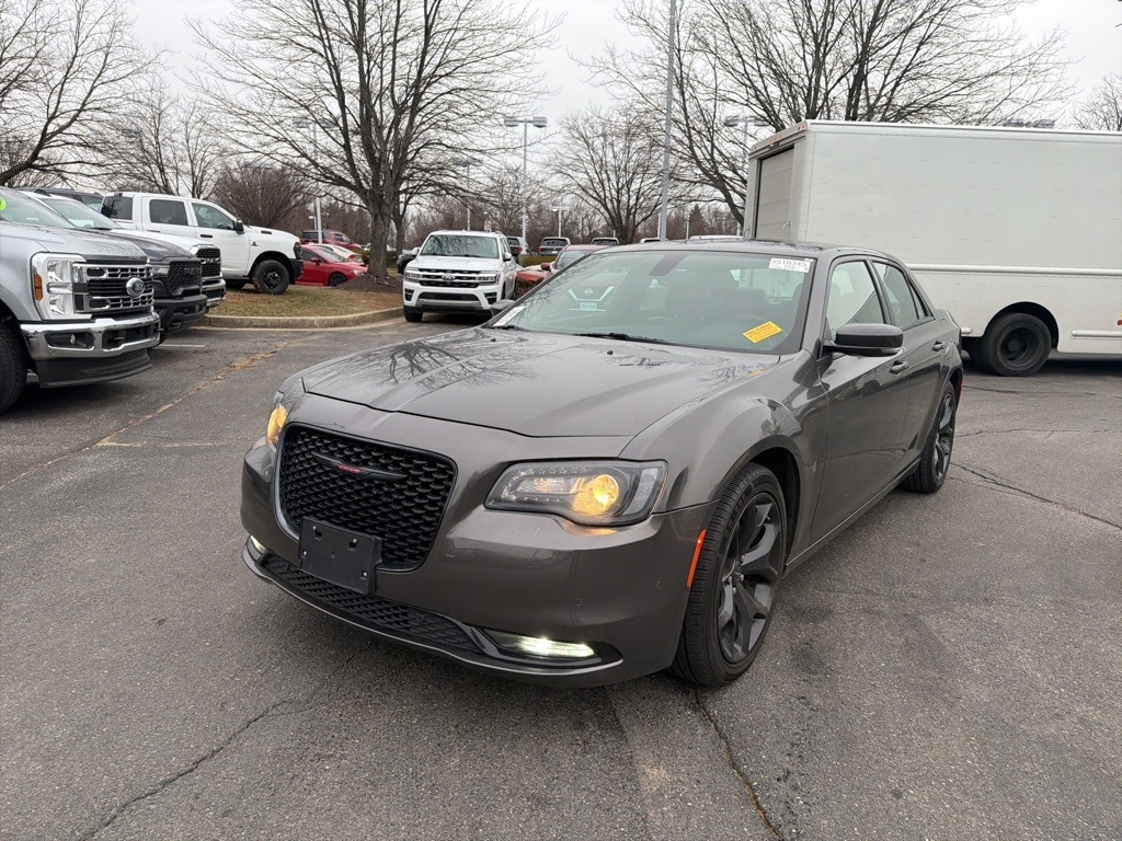 2023 Chrysler 300 S's photo
