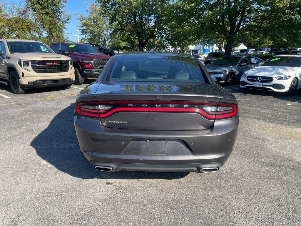 2022 Dodge Charger SXT photo 4