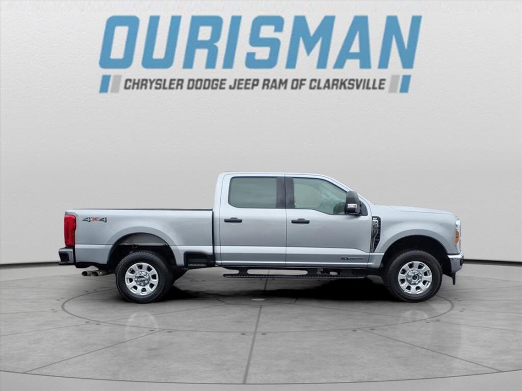 2024 Ford F-250 XLT photo 2