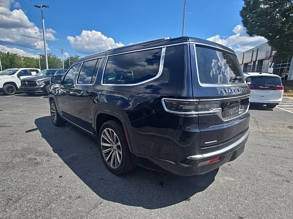 2023 Jeep Grand Wagoneer L II photo 3