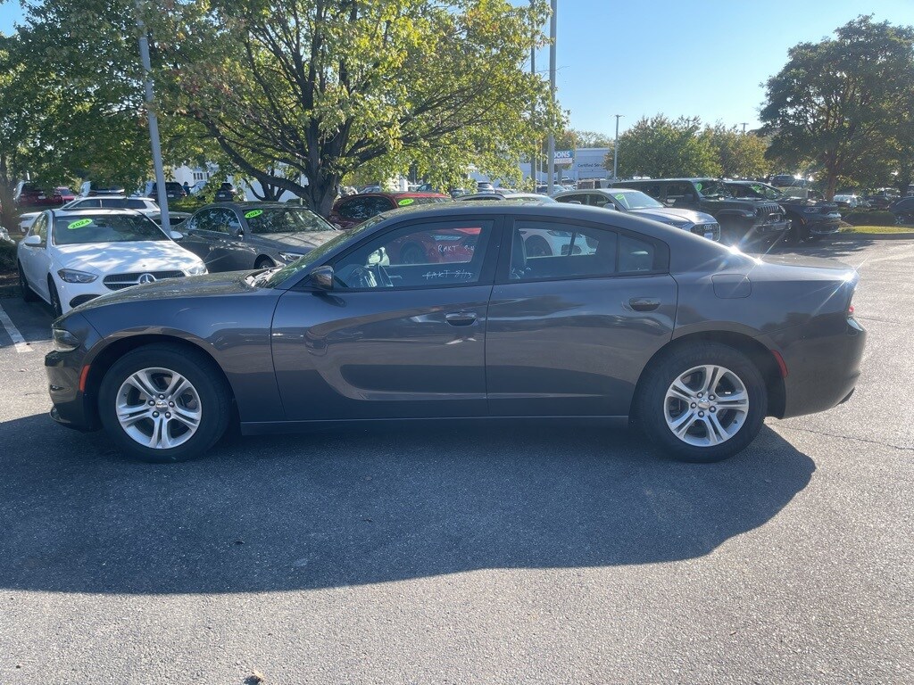 2022 Dodge Charger SXT photo 2