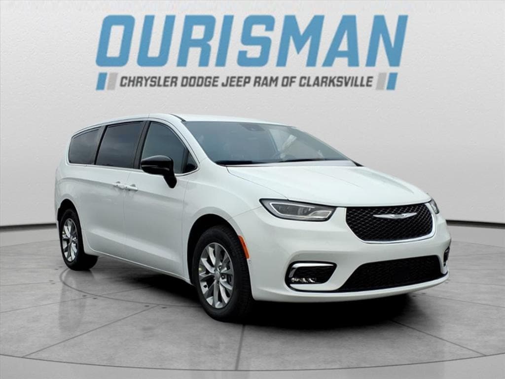 2026 Chrysler Pacifica Select's photo