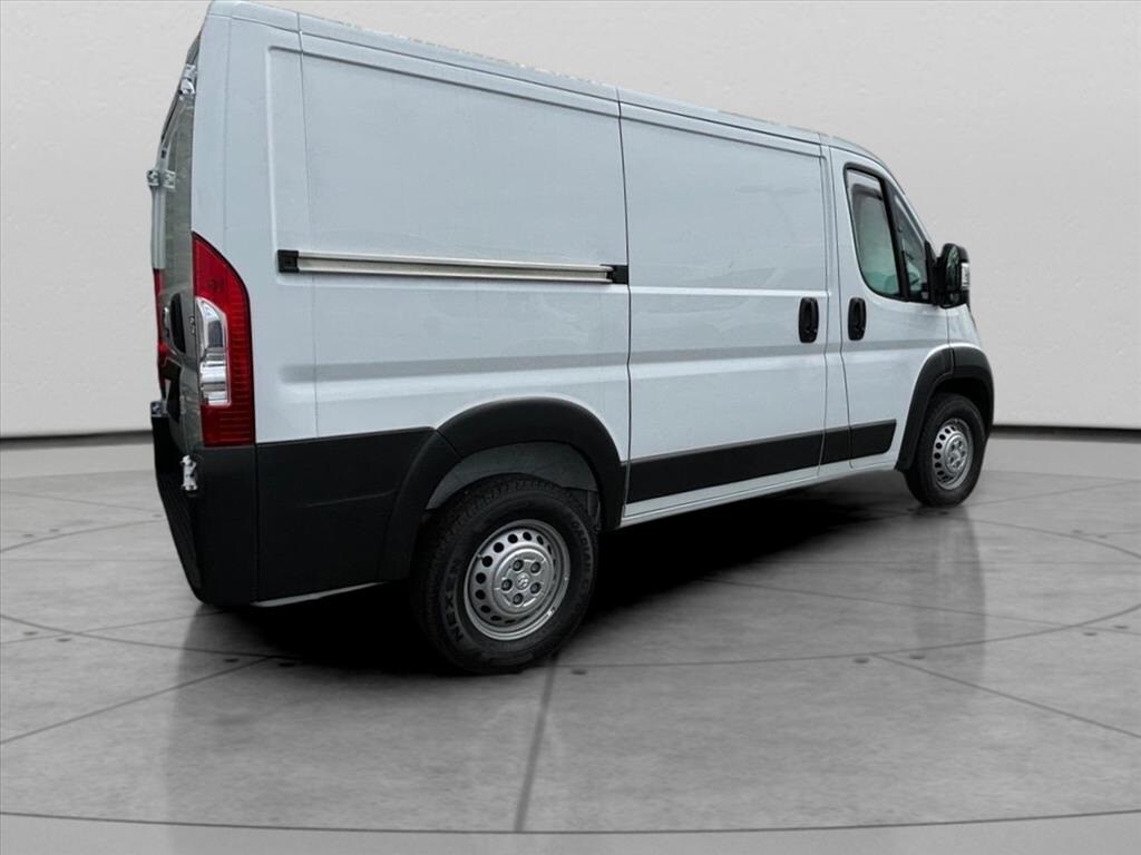 2024 Ram ProMaster 2500 photo 3