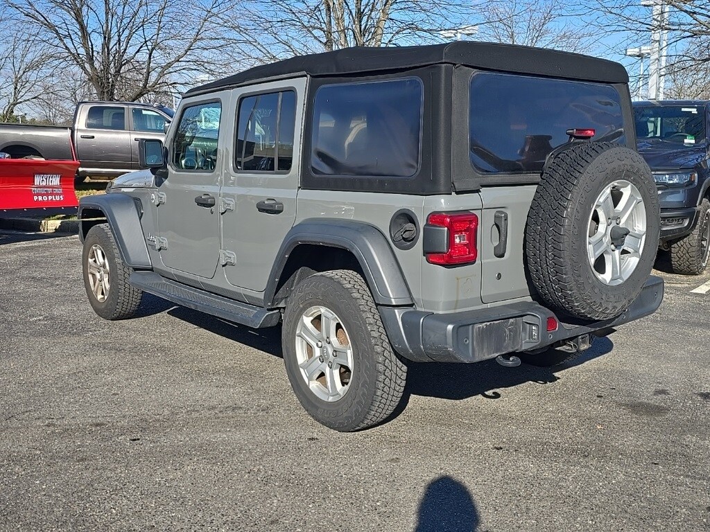 2018 Jeep Wrangler Unlimited Sport photo 3