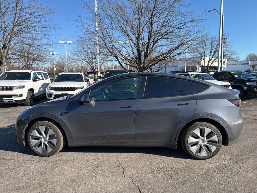 2023 Tesla Model Y Long Range photo 2