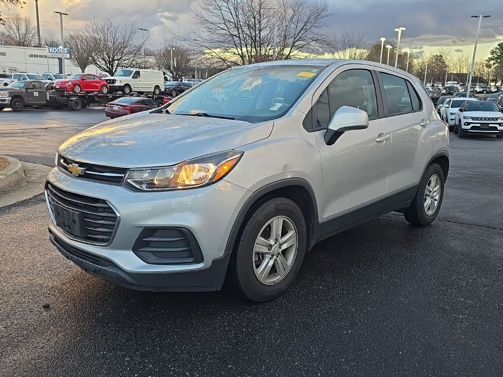 2020 Chevrolet Trax LS's photo