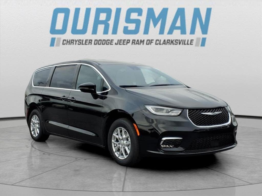 2026 Chrysler Pacifica Select's photo