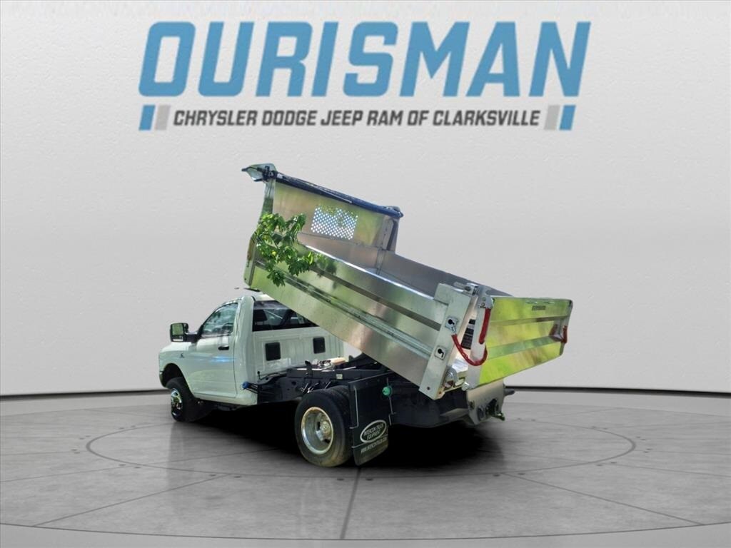 2023 Ram 3500 Tradesman photo 4