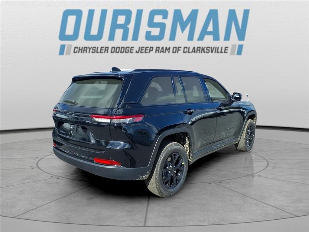 2025 Jeep Grand Cherokee Altitude photo 3