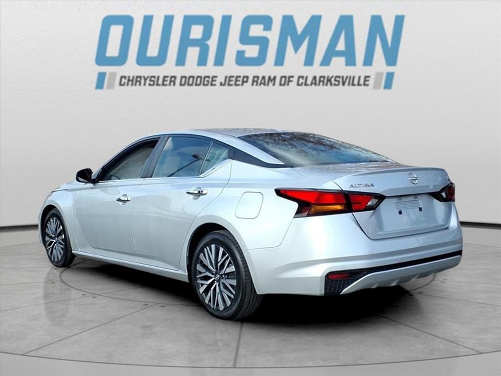 Used 2023 Nissan Altima 2.5 SV Sedan
