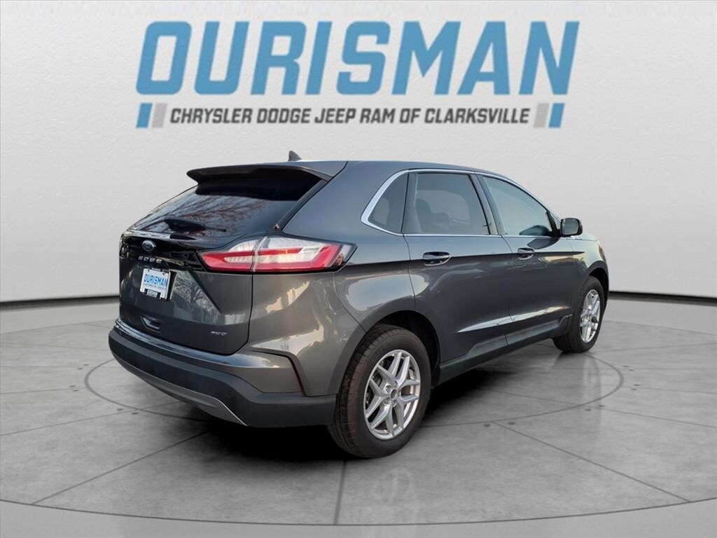 2024 Ford Edge SEL photo 3