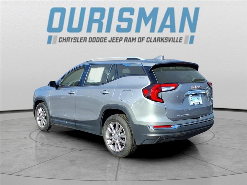 2024 Gmc Terrain SLT photo 3