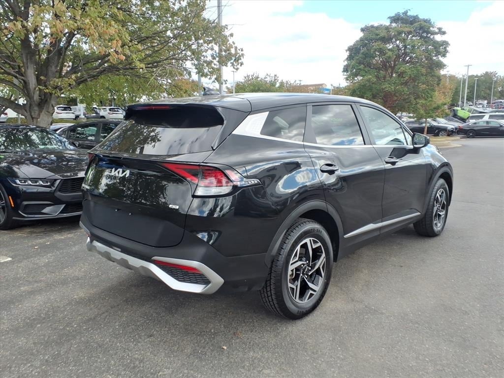 Used 2024 Kia Sportage LX SUV