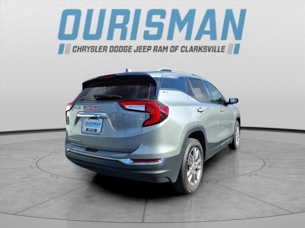 2024 Gmc Terrain SLT photo 2